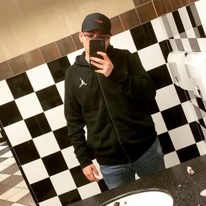 Meet your Posher, Jonathan